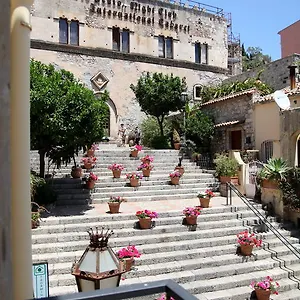 https://bed-breakfast-duomo-di-taormina.taorminaitalyhotels.com