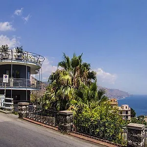 https://taormina-palace-hotel.taorminaitalyhotels.com